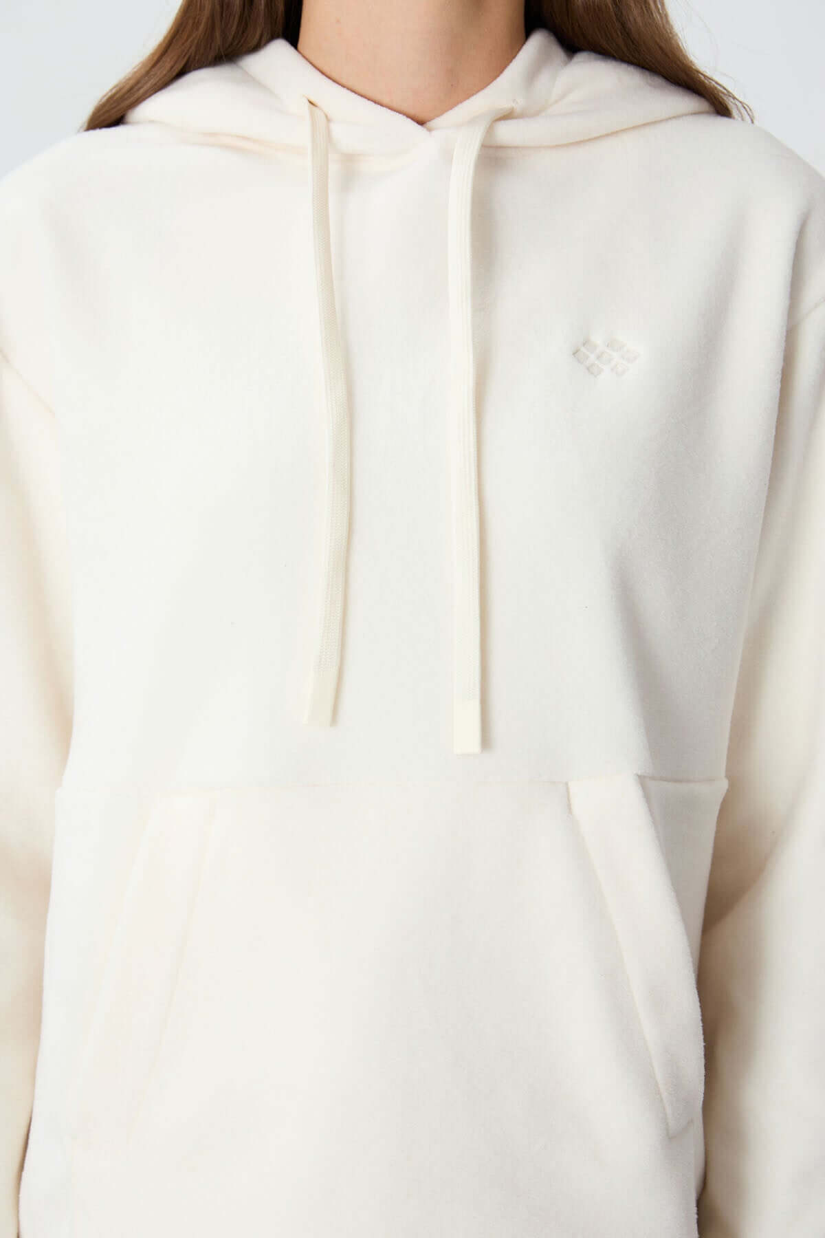 Women’s Ecru Oversized Polar Hoodie – Soft Texture, Embroidered Detail