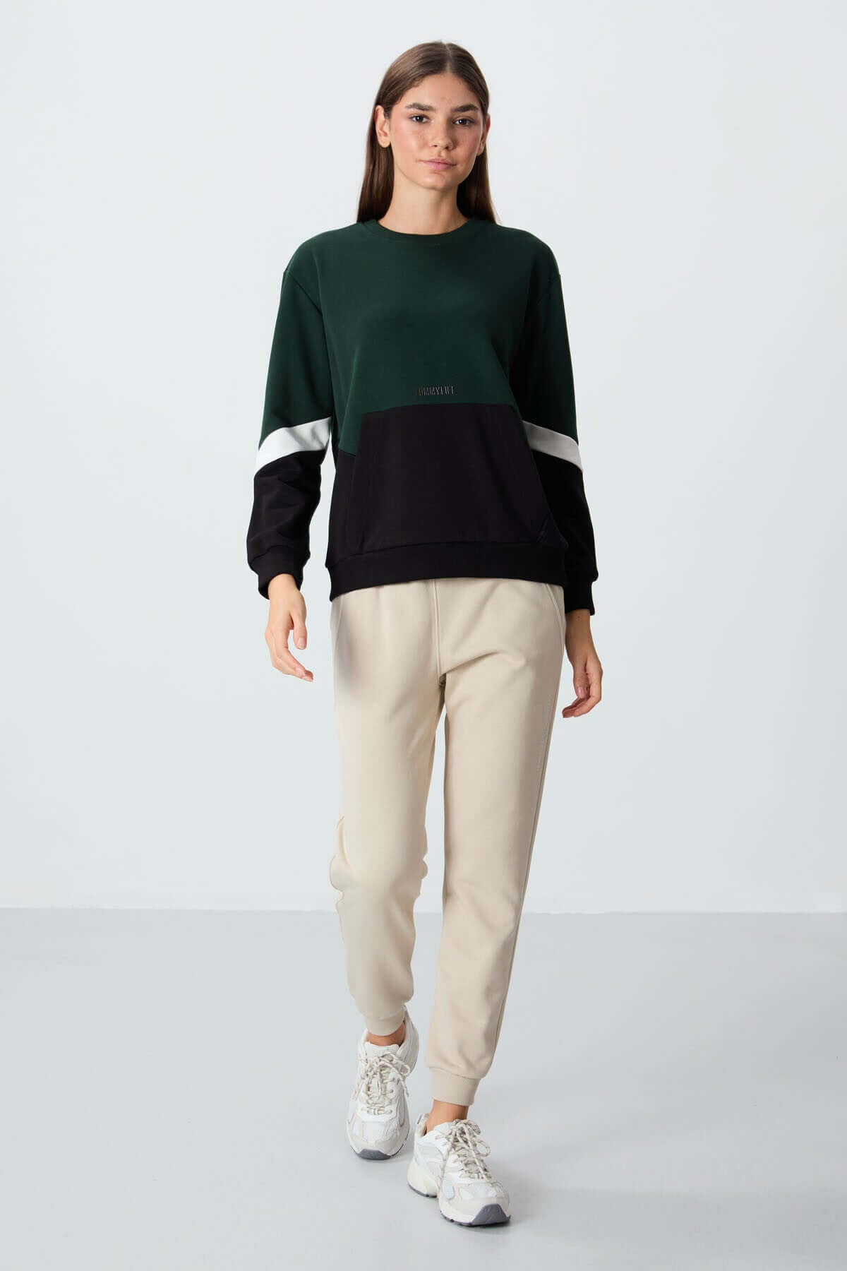 Pine Green Oversized Crew Neck Sweatshirt for Women – Soft Cotton, Smooth Textured, Comfortable Fit