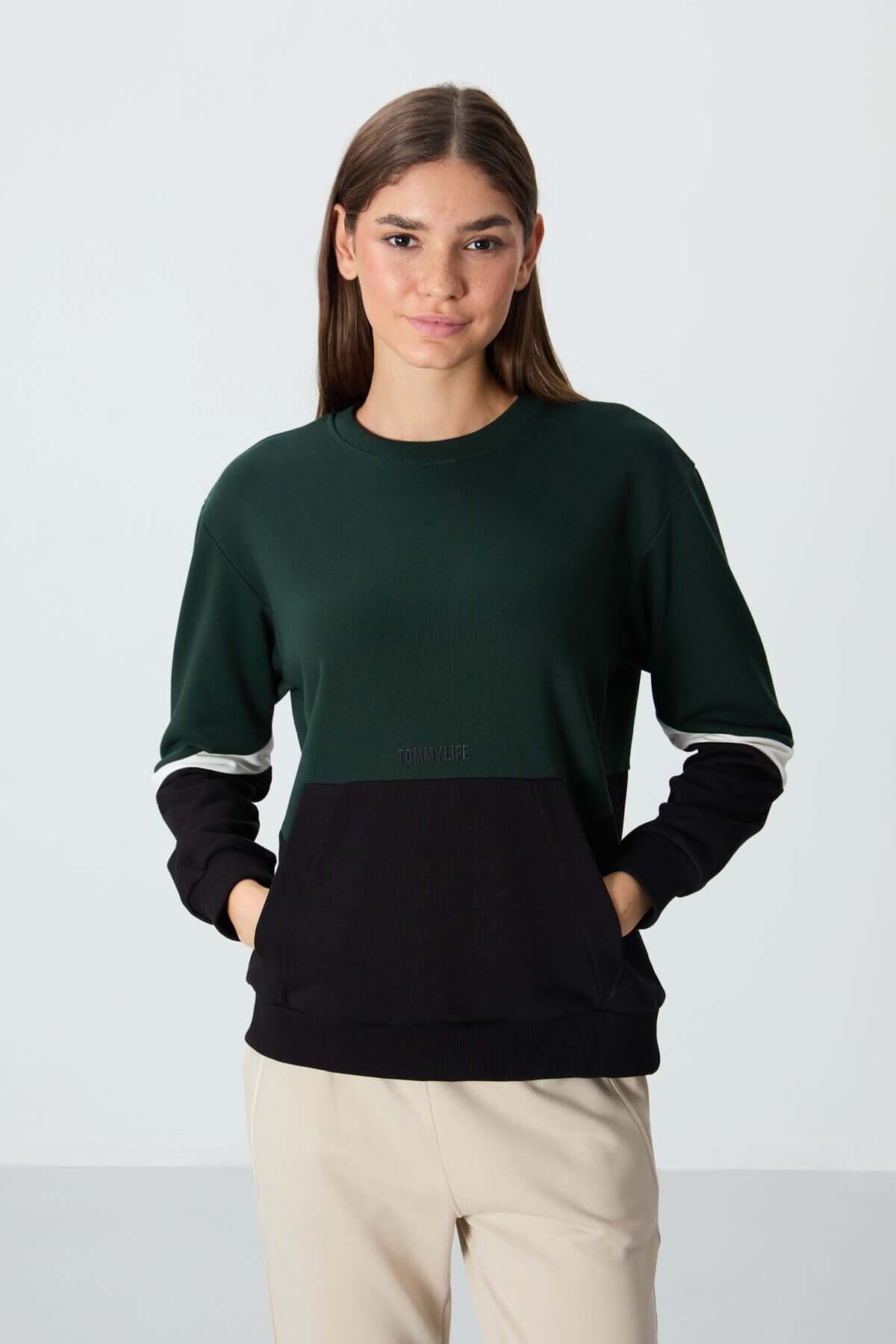 Pine Green Oversized Crew Neck Sweatshirt for Women – Soft Cotton, Smooth Textured, Comfortable Fit